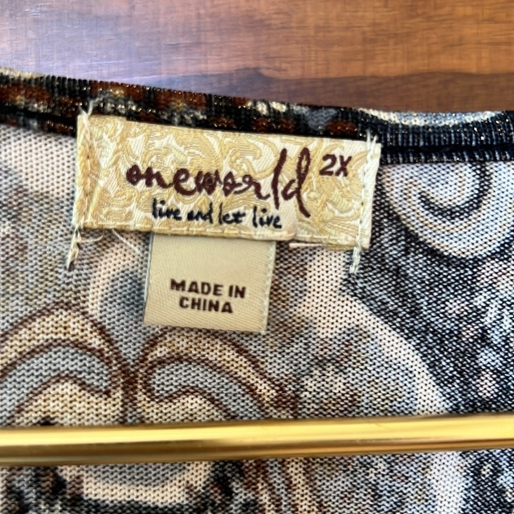 ONEWORLD Paisley Notch V Neck Metallic Fleck Tunic Blouse | 2X - Picture 7 of 10